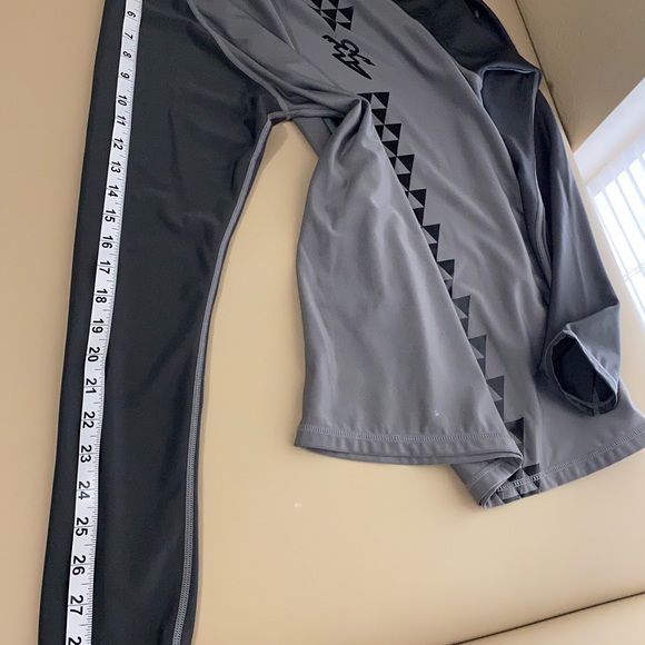 Dahui Rash Guard - Picture 9 of 11